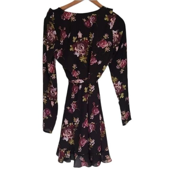Takara Wrap Dress Spring Floral Ruffled V Neck Size Small - Picture 6 of 7